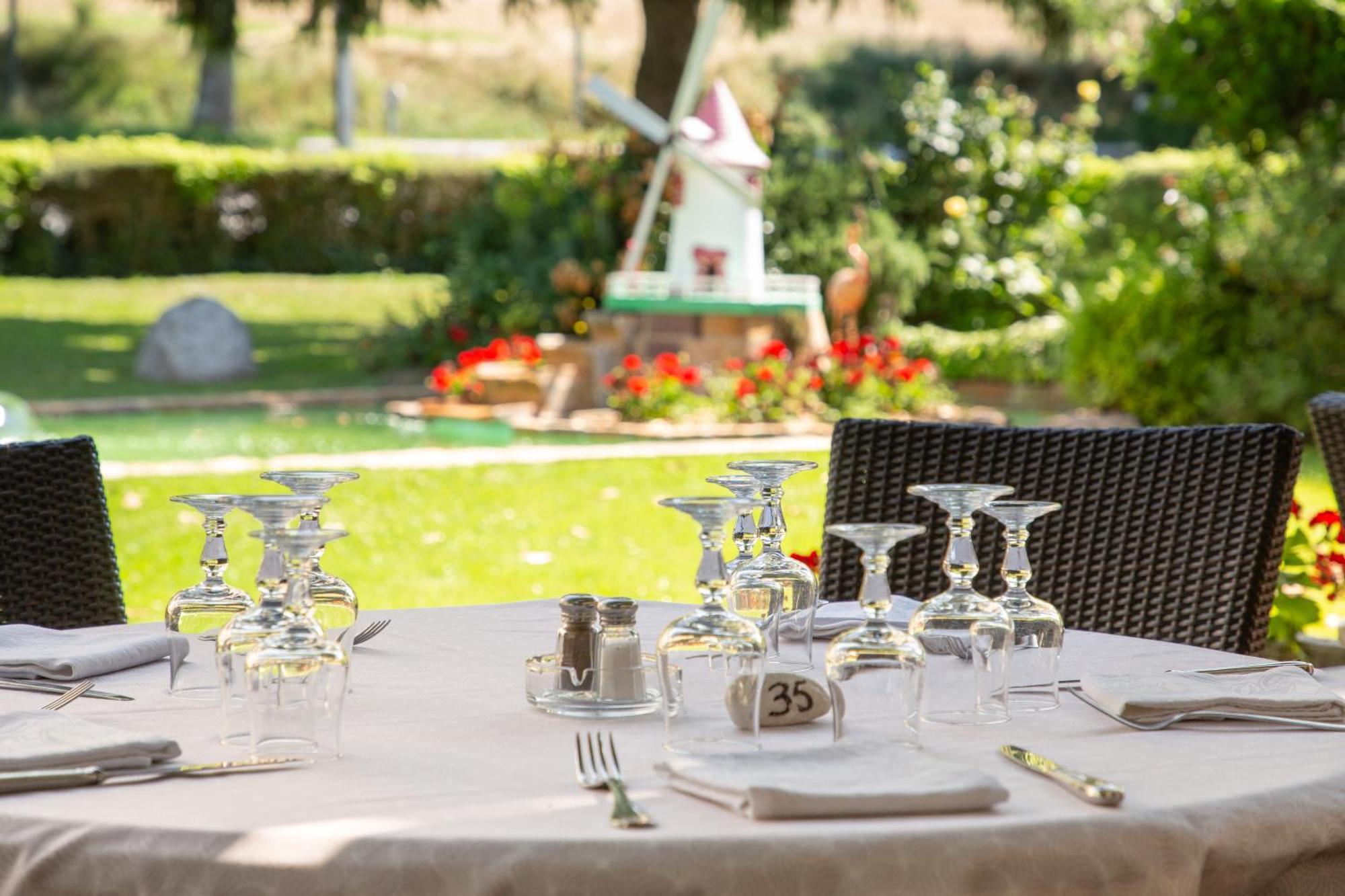 Logis Hotel Et Restaurant La Bombardiere Cuq-Toulza Εξωτερικό φωτογραφία