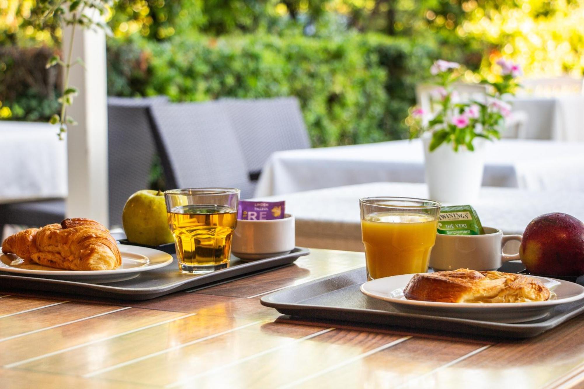 Logis Hotel Et Restaurant La Bombardiere Cuq-Toulza Εξωτερικό φωτογραφία